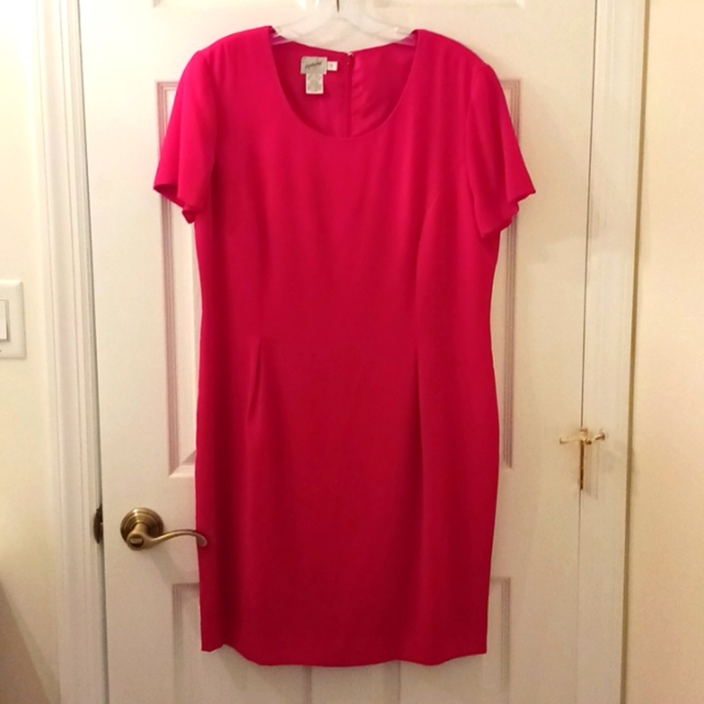 💼 Hot pink short sleeve scoop neck sheath dress